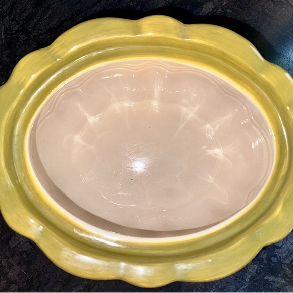 Never used 4 Qt Green Stoneware Covered Bean Pot Casserole Celebrating Home - Picture 12 of 16